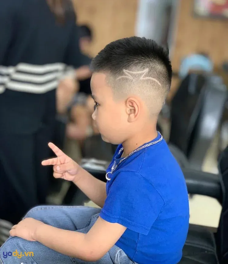 50+ kiểu tóc cho bé trai đẹp nhất trong bộ sưu tập ấn tượng · ảnh 1